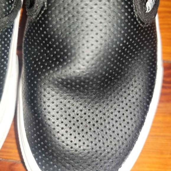 Vans - Picture 4 of 5